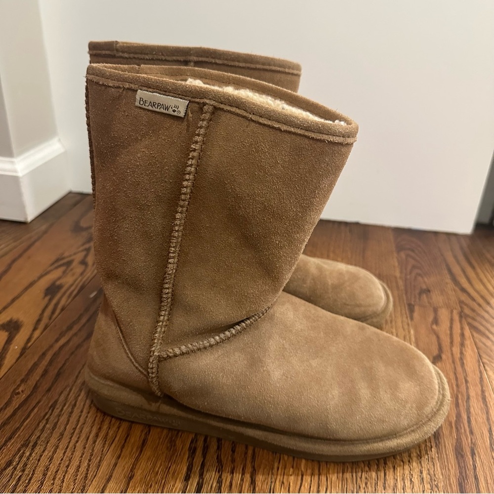 Bearpaw women’s boots size 9